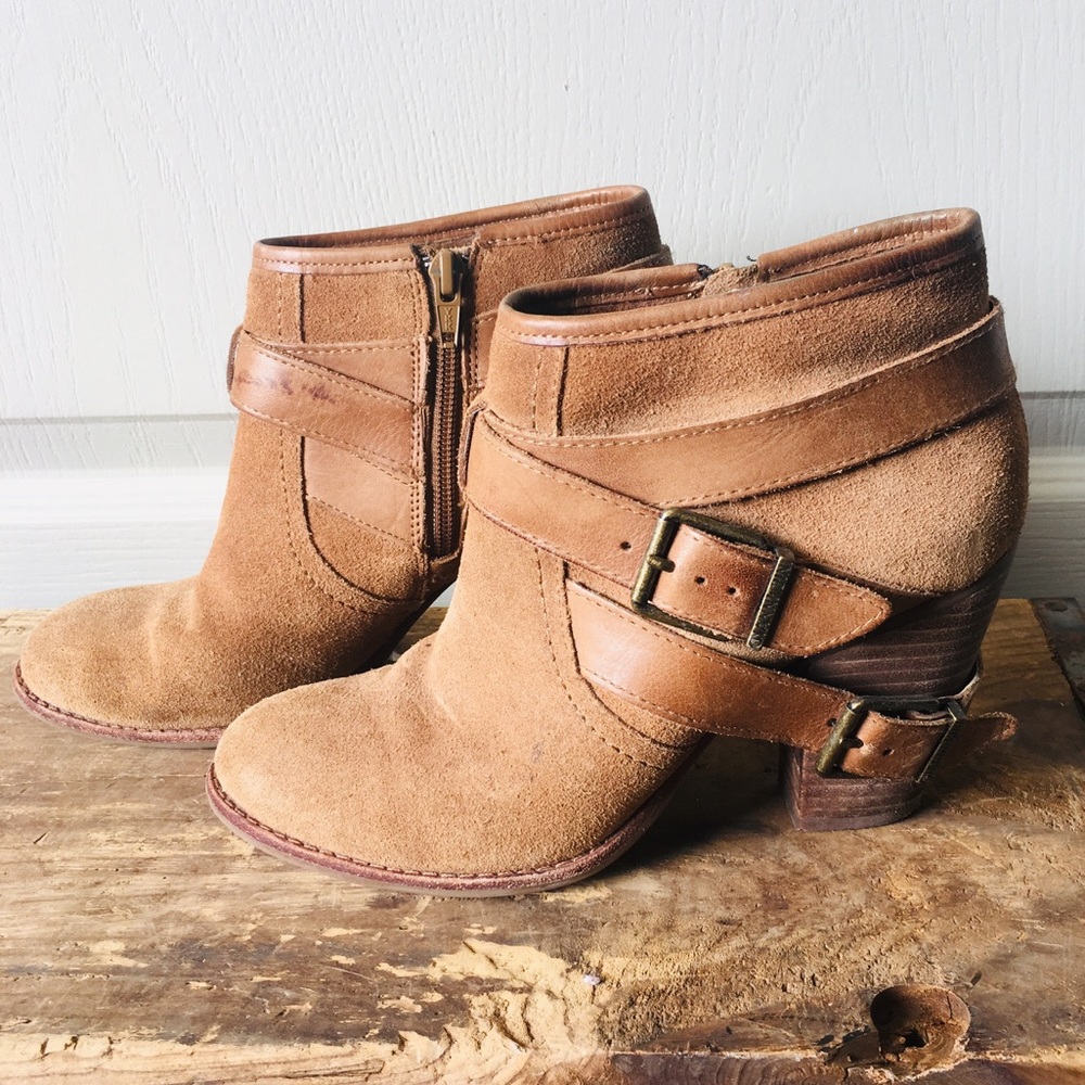 Ankle Boots- Gianna Bini